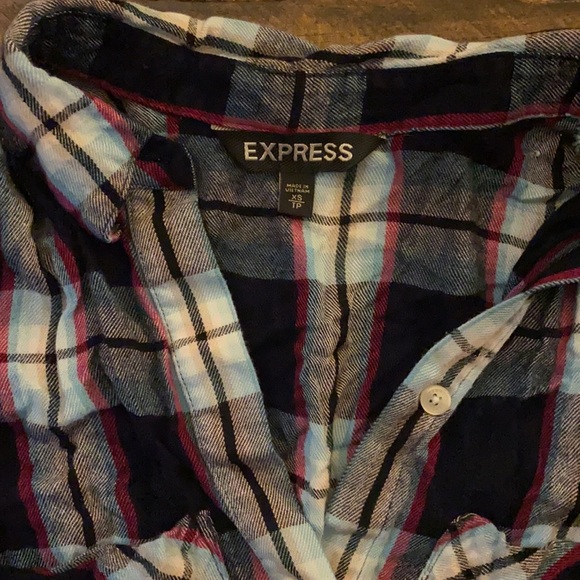 Express button up - Picture 2 of 5